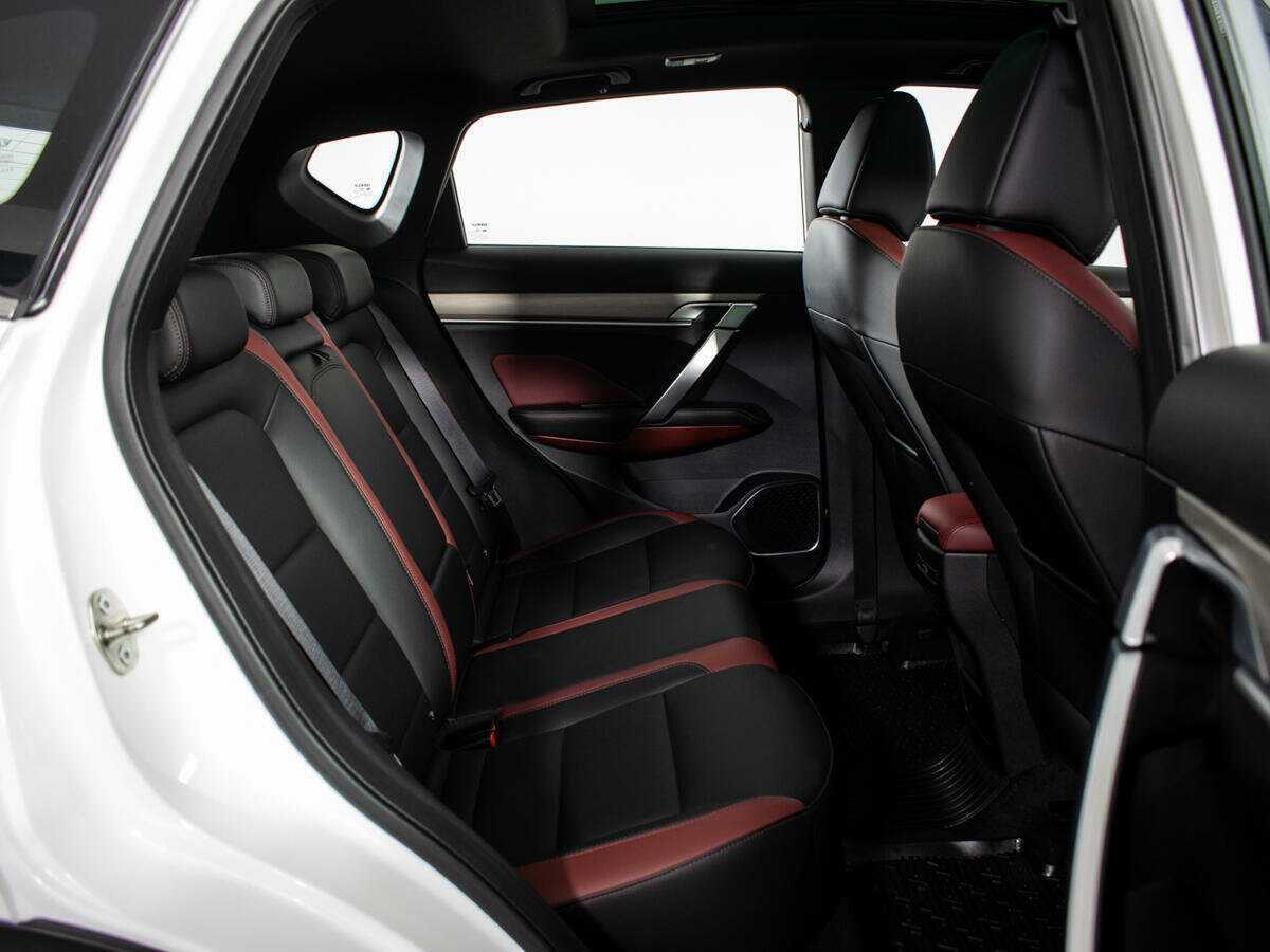 Купить Geely Coolray с пробегом. Фото: #7