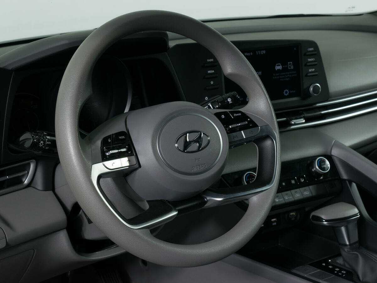 Купить Hyundai Elantra с пробегом. Фото: #13