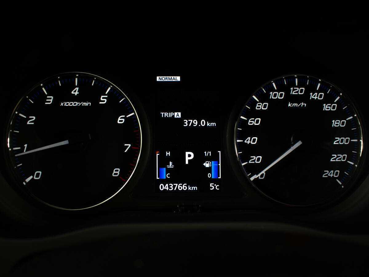 Купить Mitsubishi Outlander с пробегом. Фото: #11