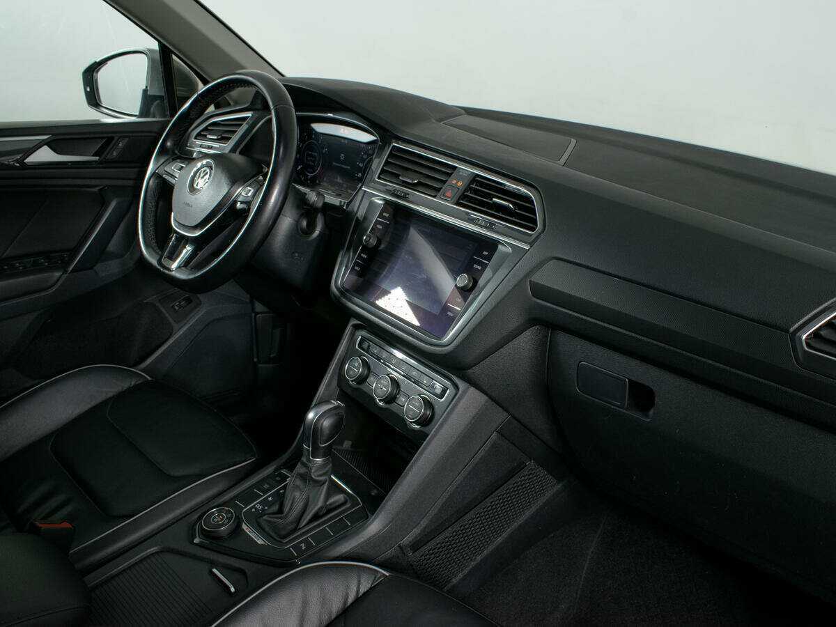 Купить Volkswagen Tiguan с пробегом. Фото: #9