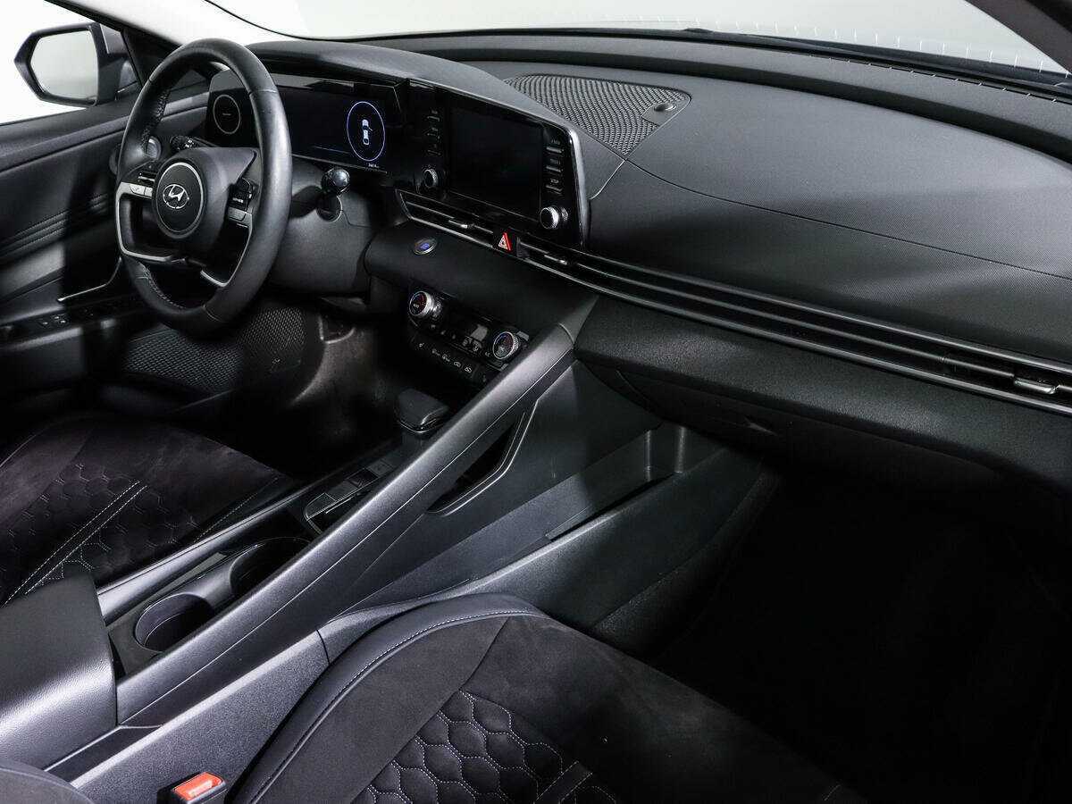 Купить Hyundai Elantra с пробегом. Фото: #9