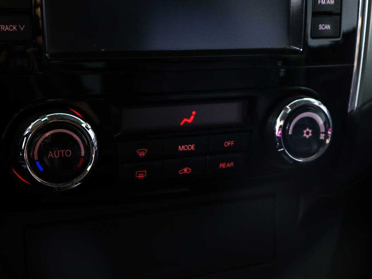 Купить Mitsubishi Pajero с пробегом. Фото: #13