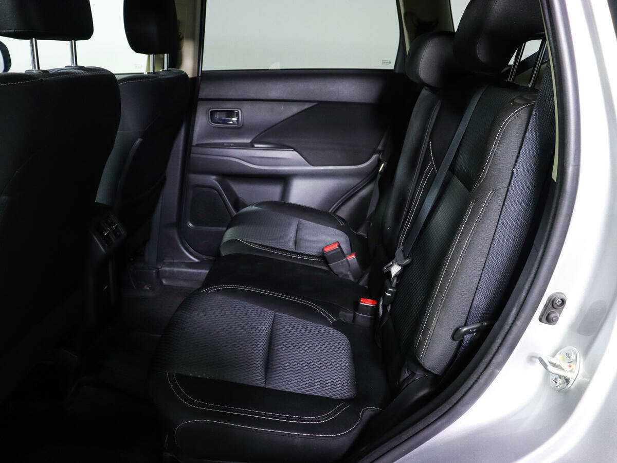 Купить Mitsubishi Outlander с пробегом. Фото: #7