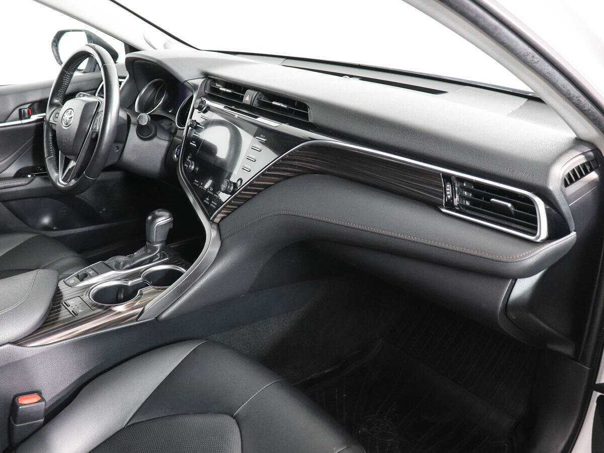 Купить Toyota Camry с пробегом. Фото: #9