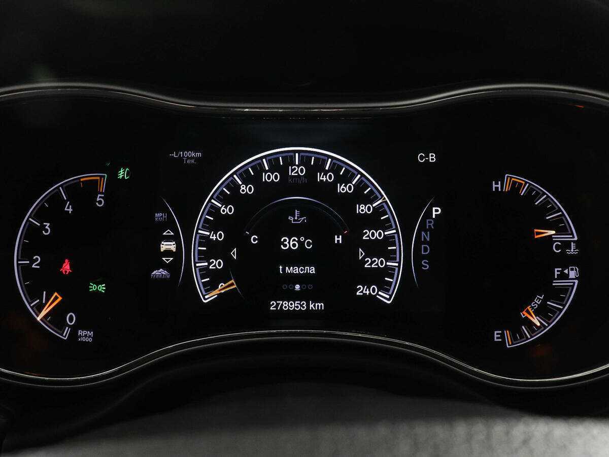 Купить Jeep Grand Cherokee с пробегом. Фото: #10