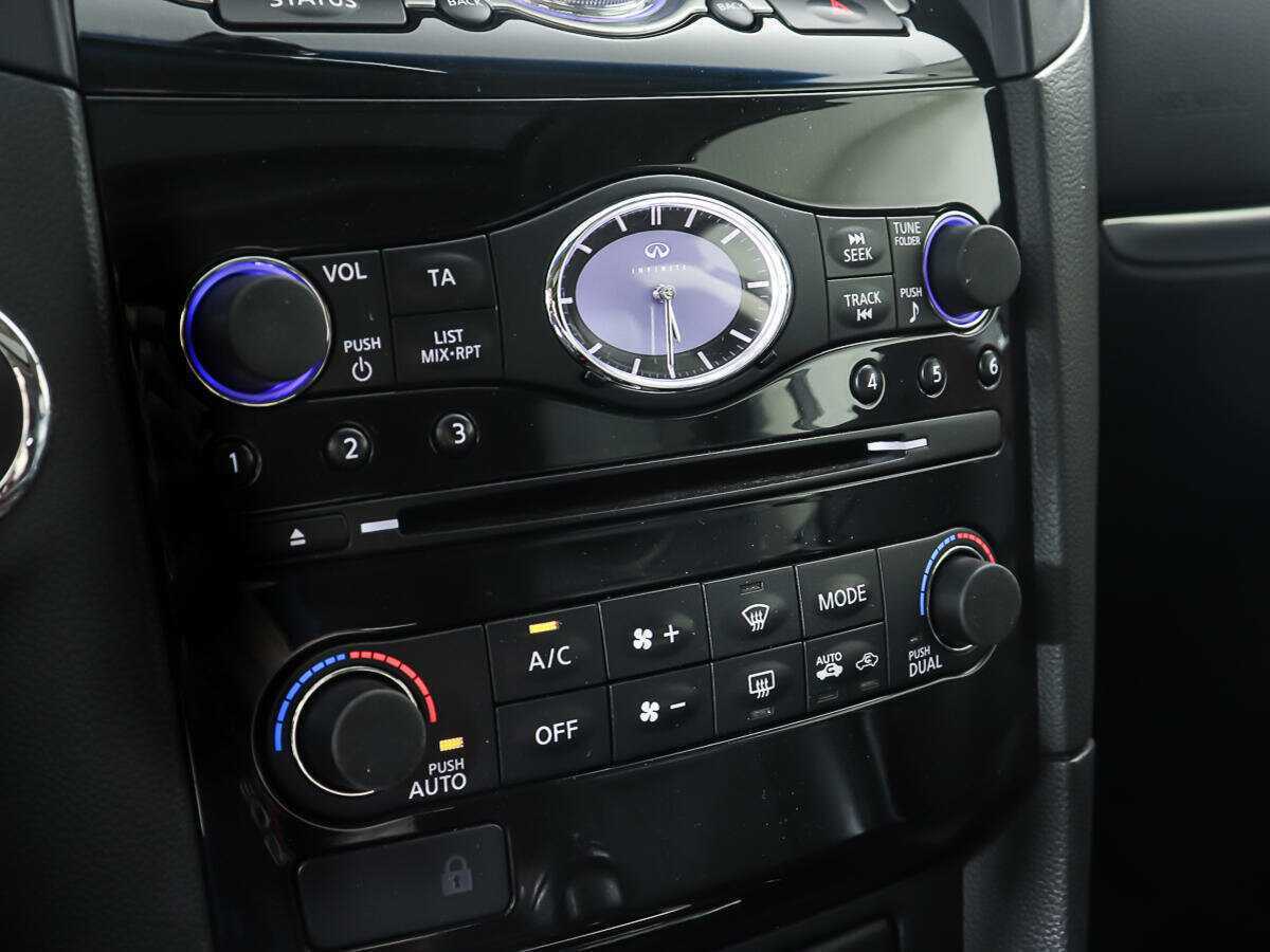 Купить Infiniti FX с пробегом. Фото: #18