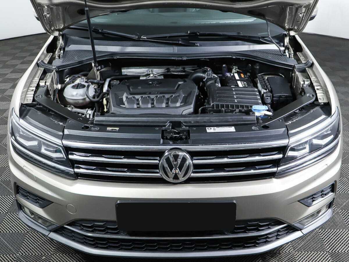 Купить Volkswagen Tiguan с пробегом. Фото: #8