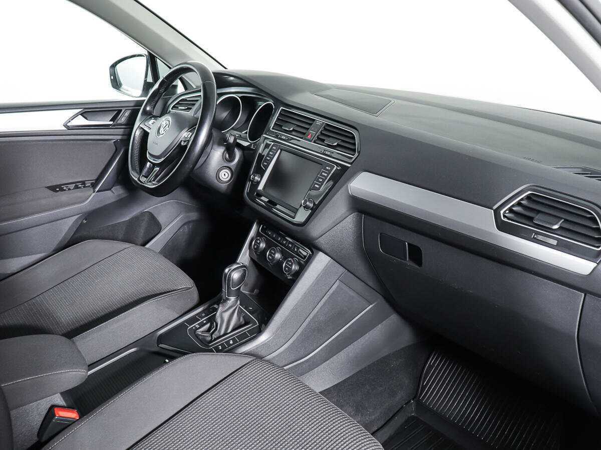 Купить Volkswagen Tiguan с пробегом. Фото: #8