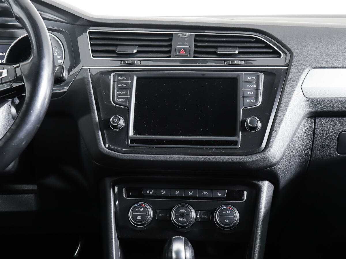 Купить Volkswagen Tiguan с пробегом. Фото: #11