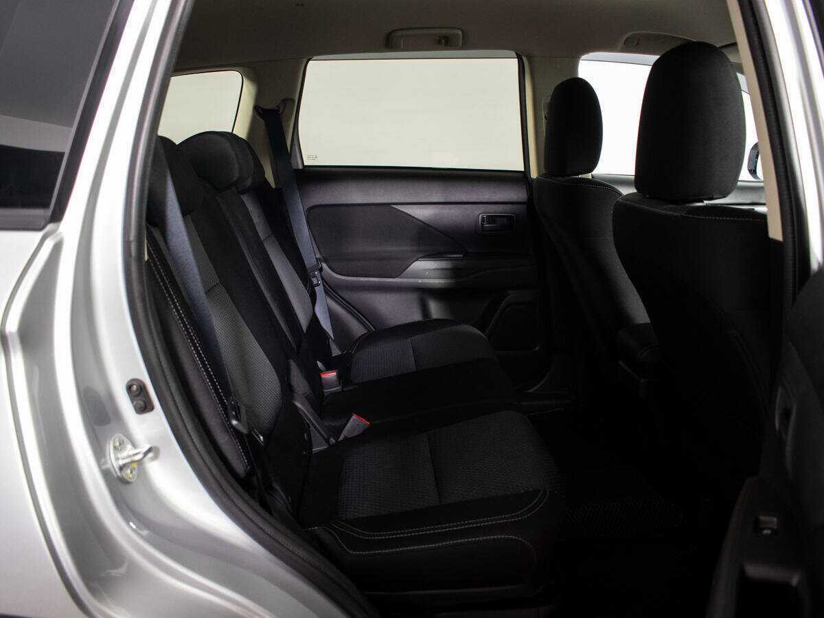 Купить Mitsubishi Outlander с пробегом. Фото: #7