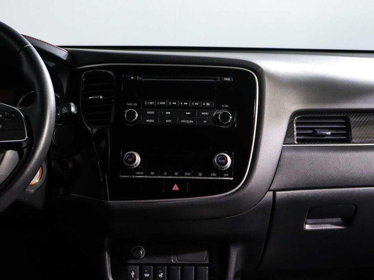Купить Mitsubishi Outlander с пробегом. Фото: #10