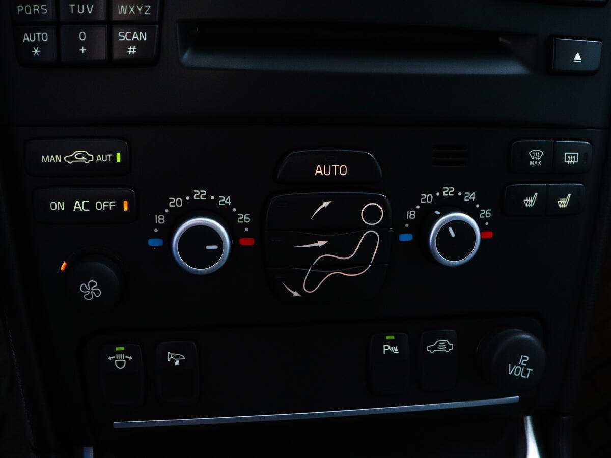 Купить Volvo XC90 с пробегом. Фото: #14