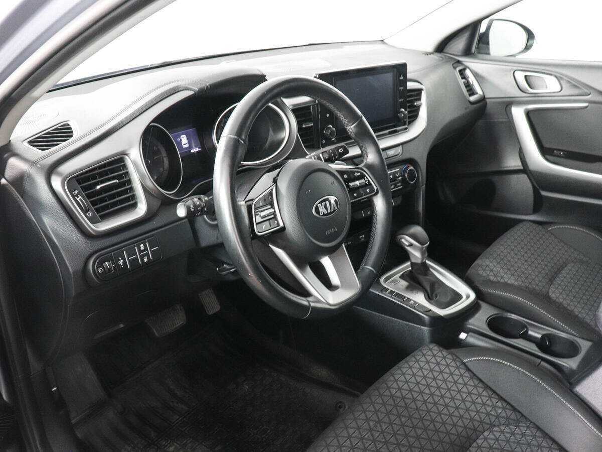 Купить Kia Ceed с пробегом. Фото: #8