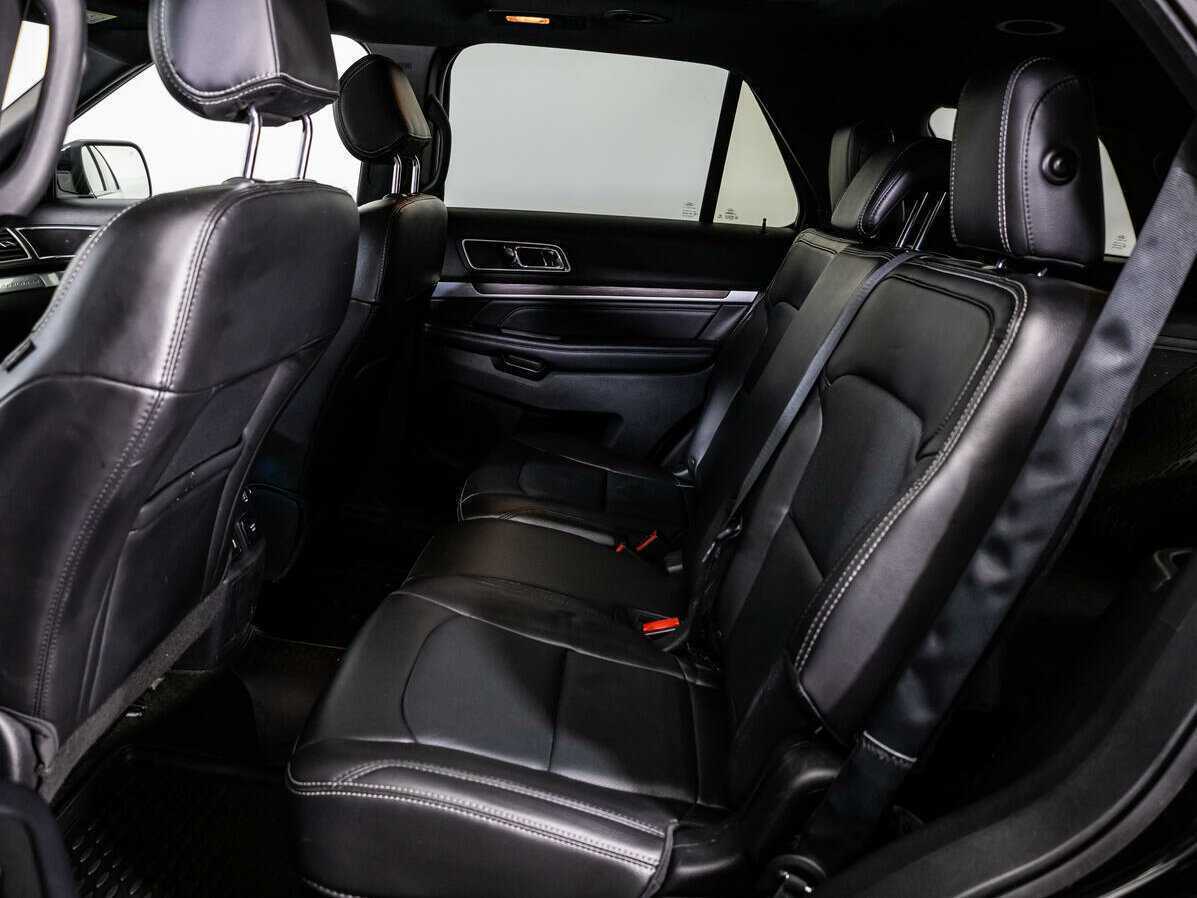 Купить Ford Explorer с пробегом. Фото: #7