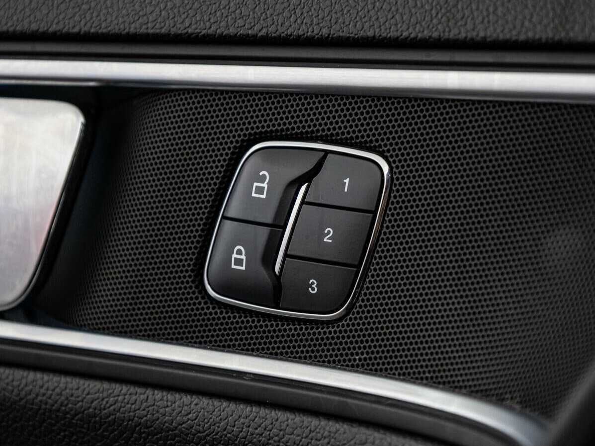 Купить Ford Explorer с пробегом. Фото: #15