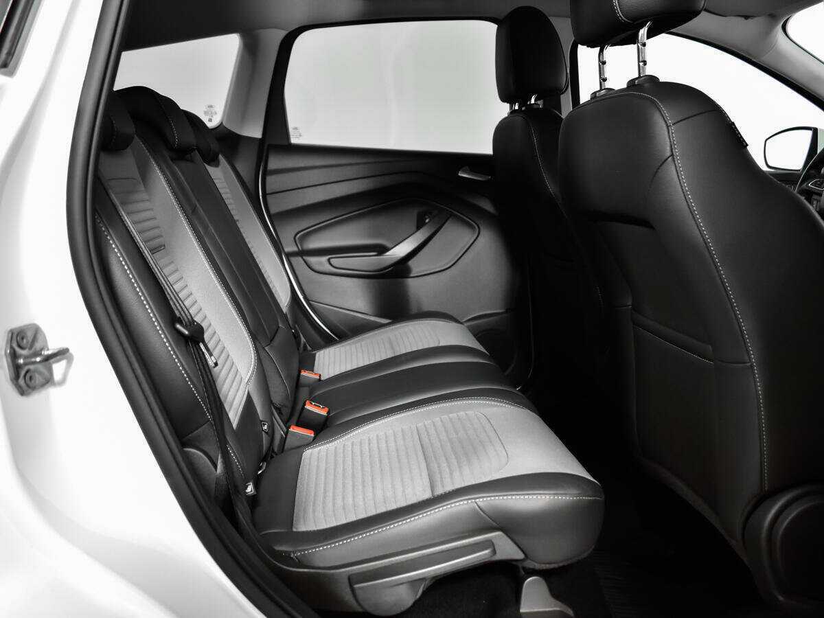 Купить Ford Kuga с пробегом. Фото: #9