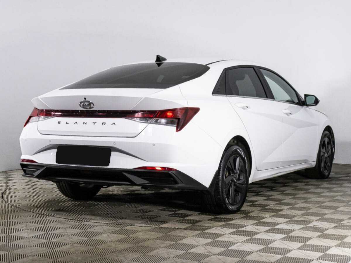 Купить Hyundai Elantra с пробегом. Фото: #4