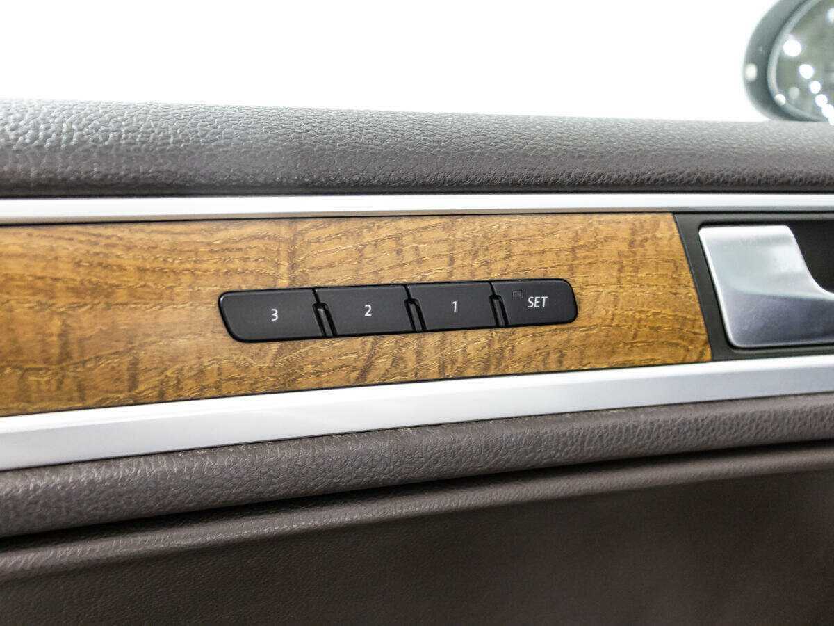 Купить Volkswagen Touareg с пробегом. Фото: #13