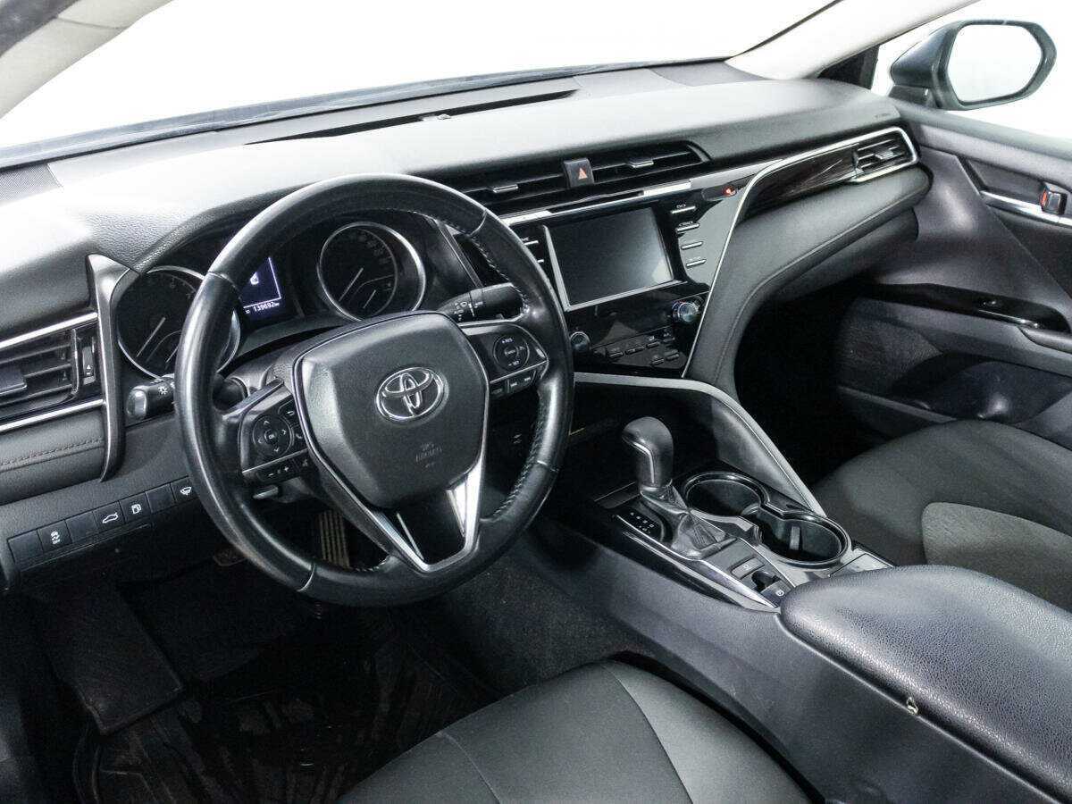 Купить Toyota Camry с пробегом. Фото: #10