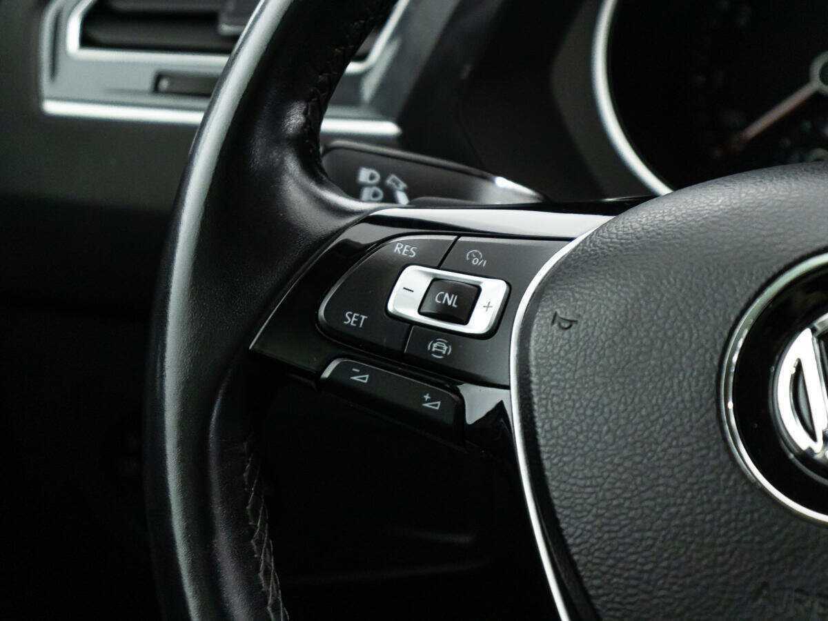 Купить Volkswagen Tiguan с пробегом. Фото: #17