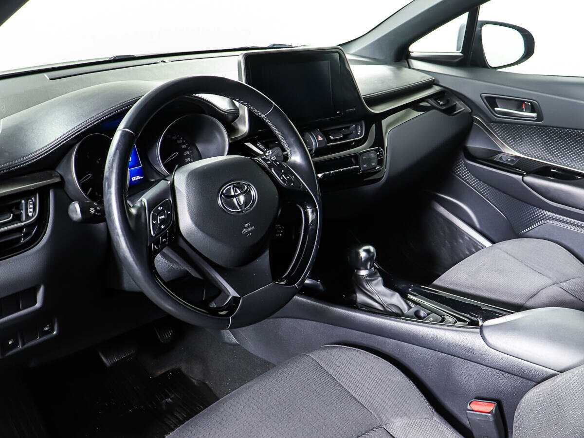 Купить Toyota C-HR с пробегом. Фото: #12