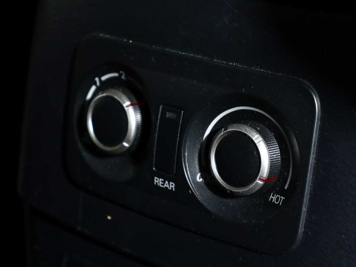 Купить Mitsubishi Pajero с пробегом. Фото: #11