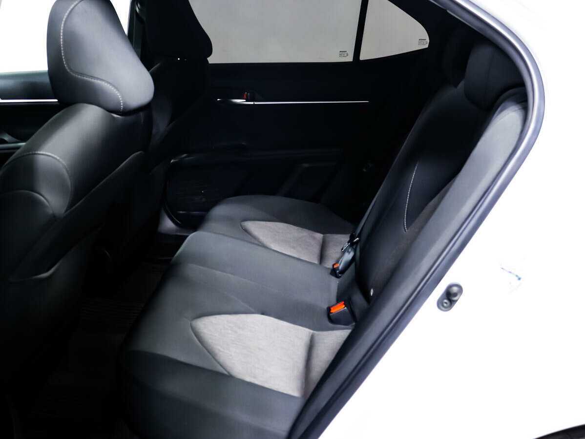 Купить Toyota Camry с пробегом. Фото: #10