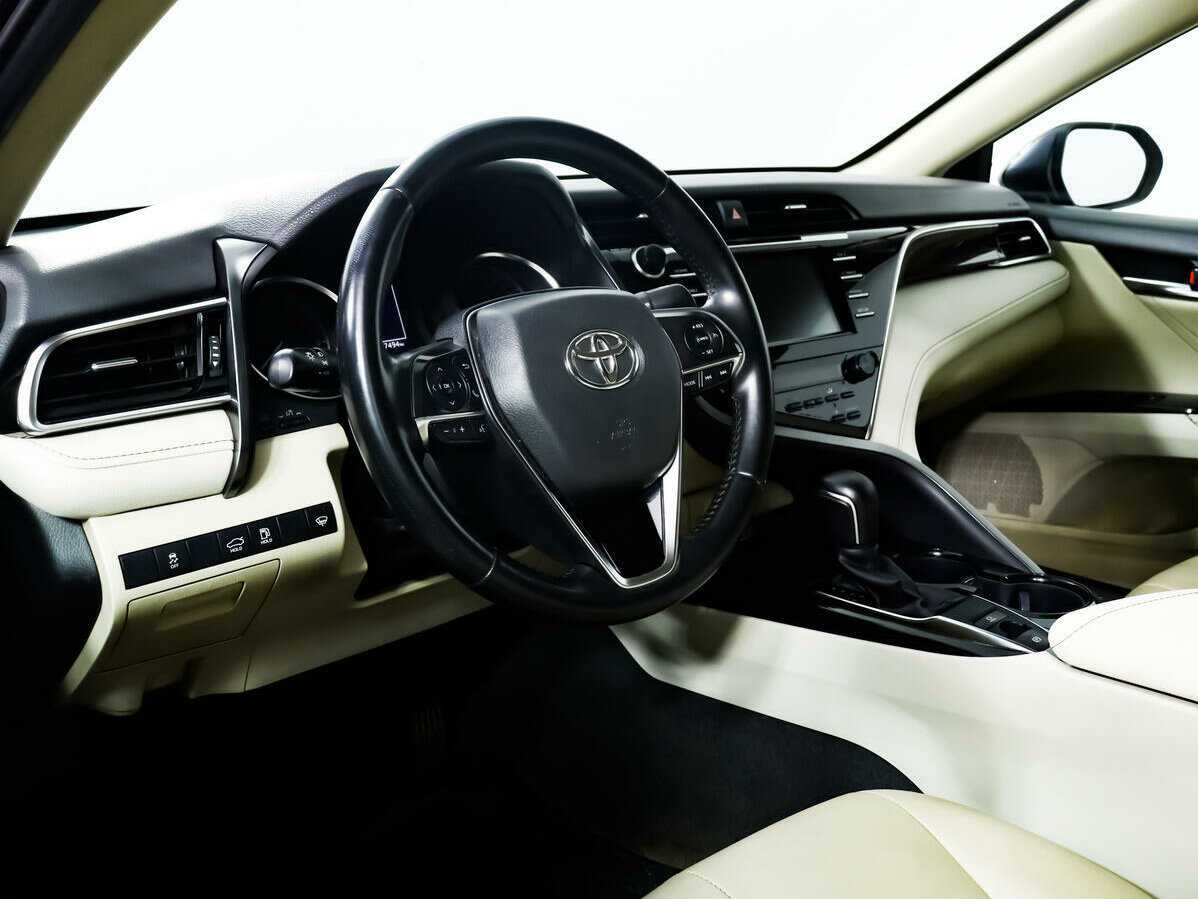 Купить Toyota Camry с пробегом. Фото: #12