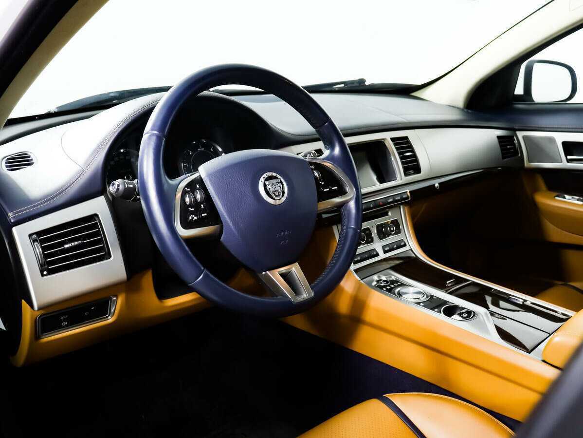 Купить Jaguar XF с пробегом. Фото: #10