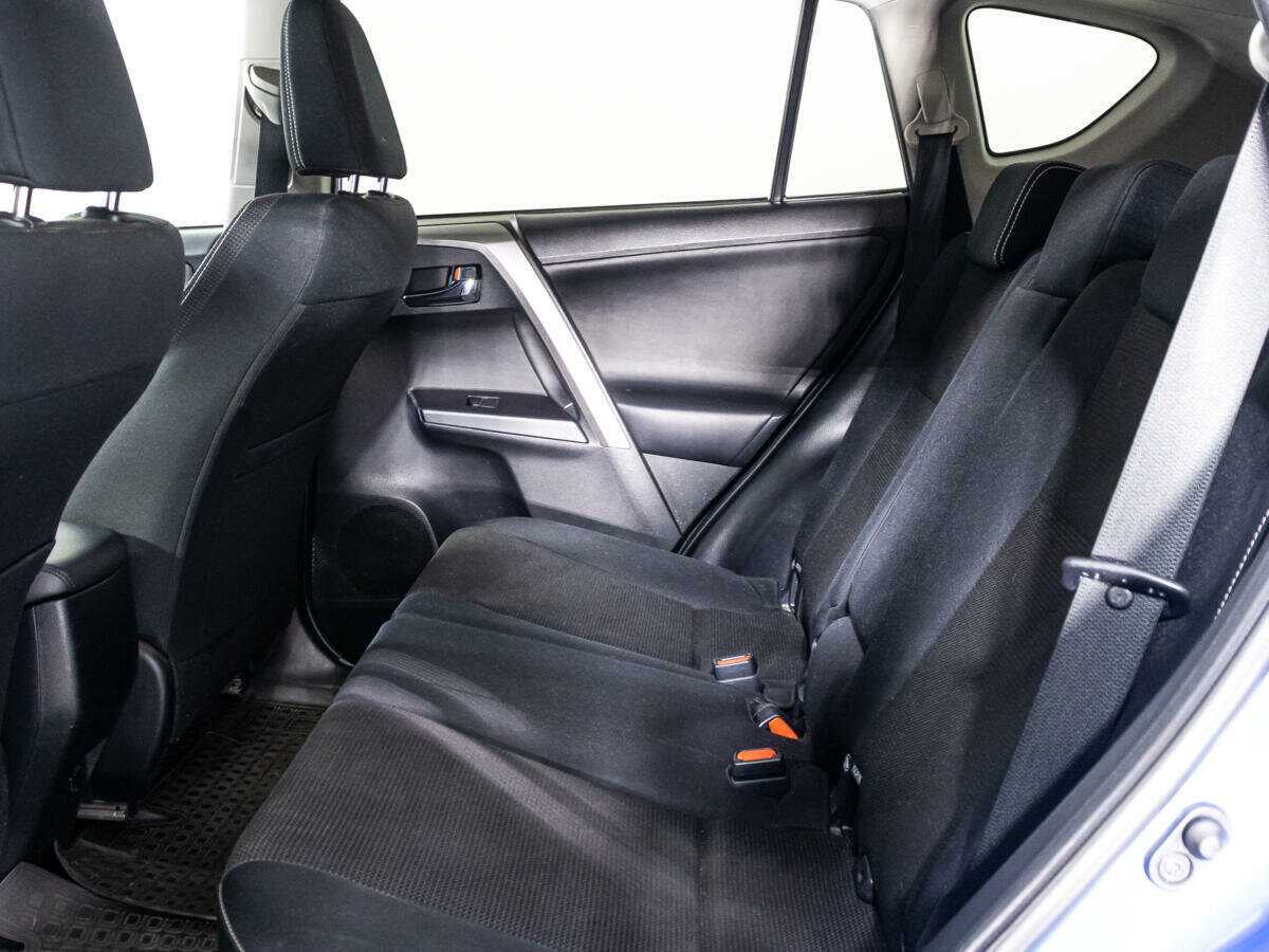 Купить Toyota RAV4 с пробегом. Фото: #9
