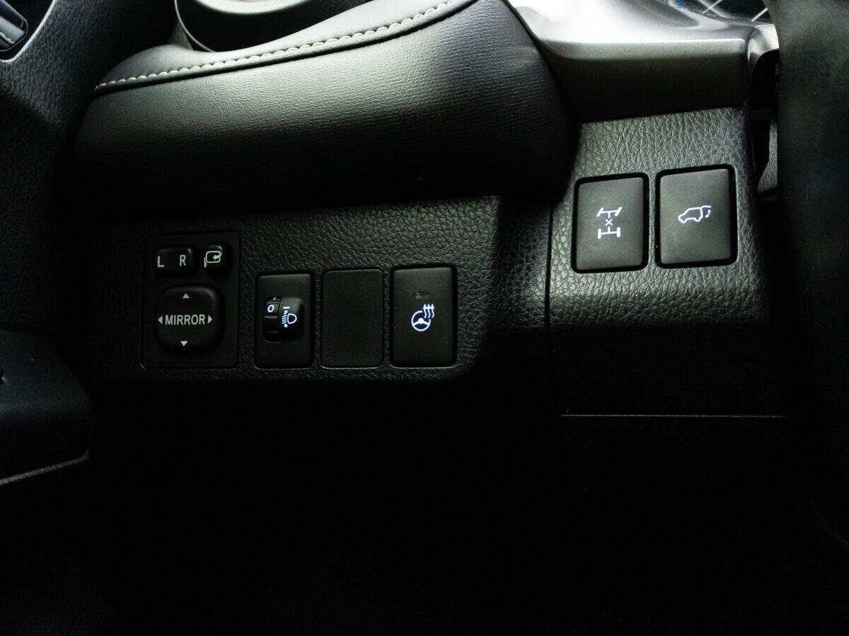 Купить Toyota RAV4 с пробегом. Фото: #16