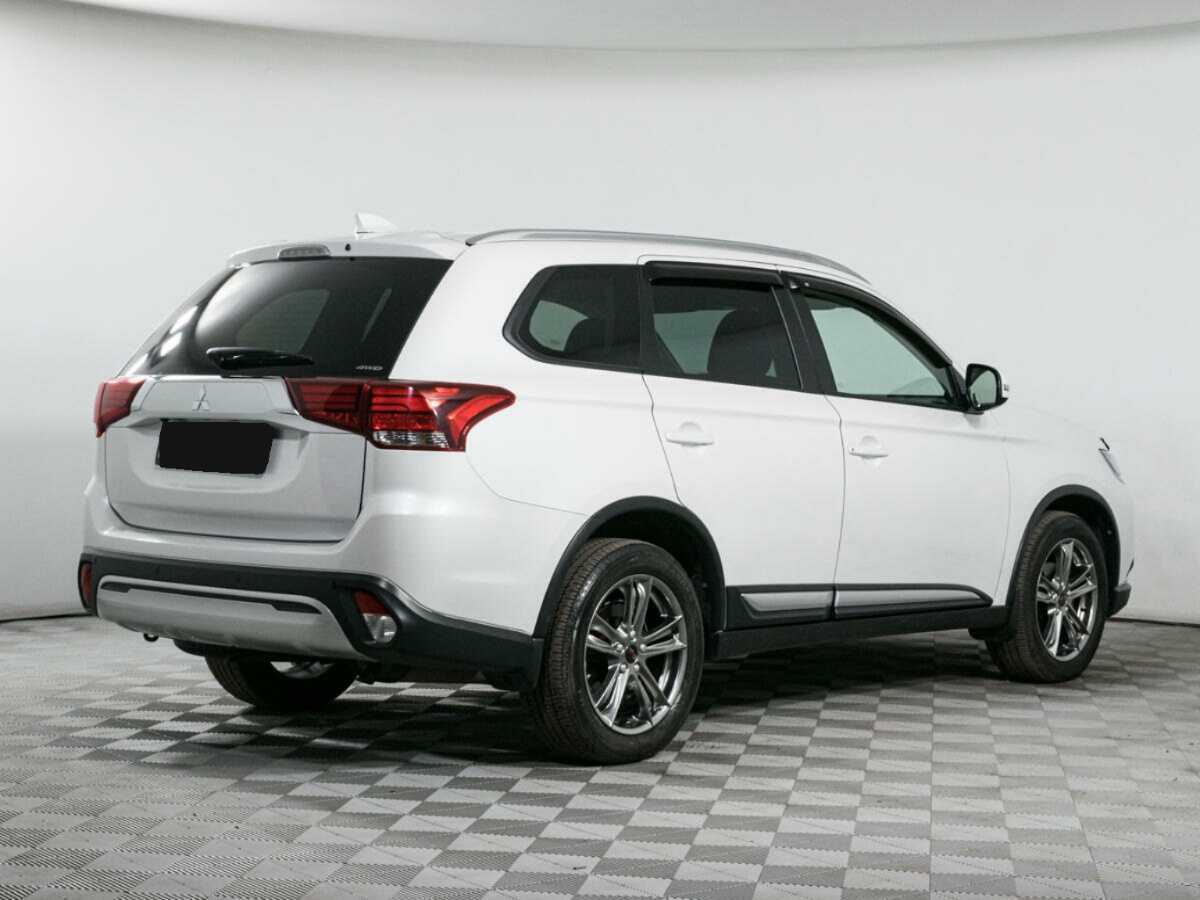 Купить Mitsubishi Outlander с пробегом. Фото: #2