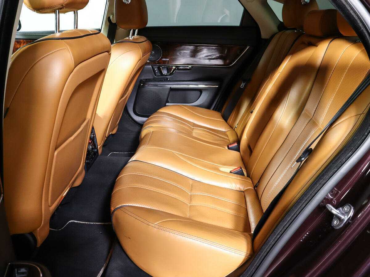 Купить Jaguar XJ с пробегом. Фото: #8