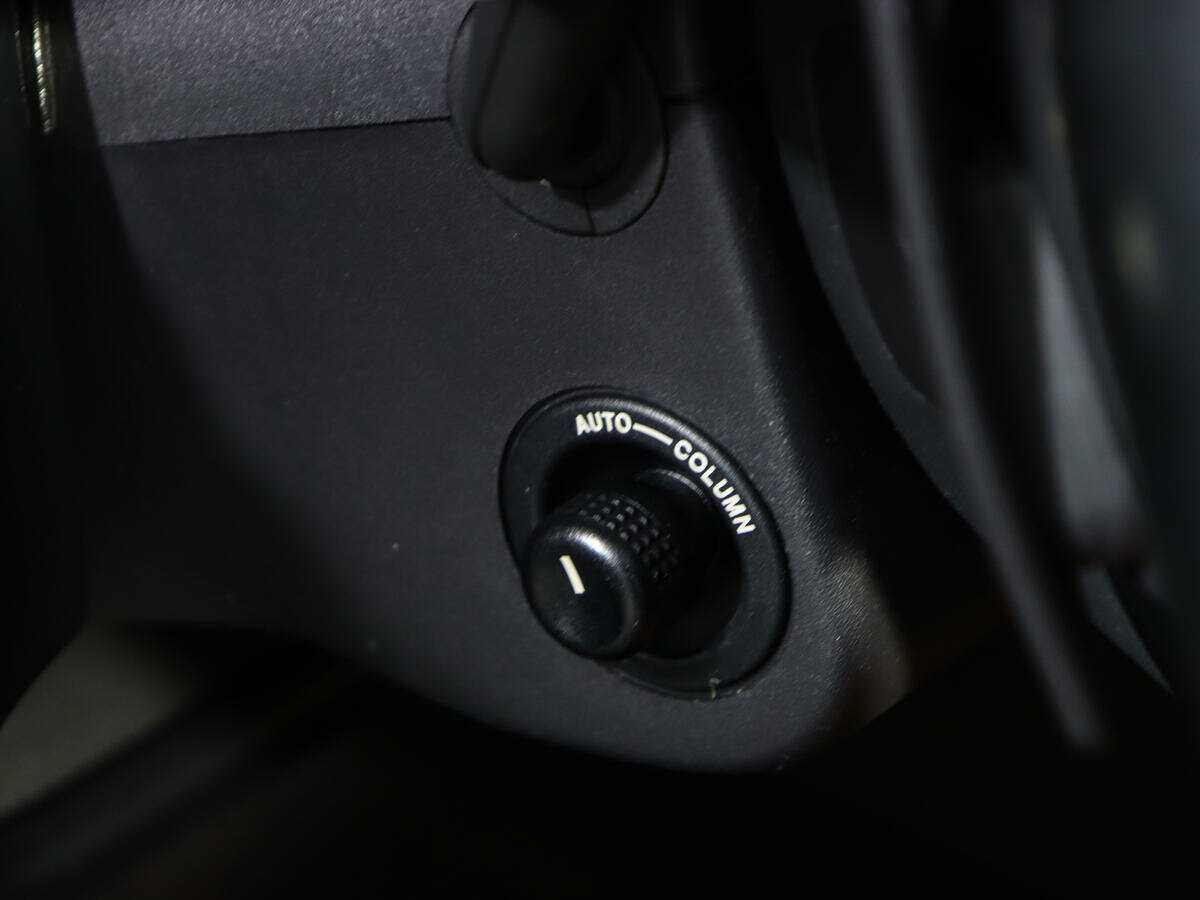 Купить Jaguar XJ с пробегом. Фото: #23