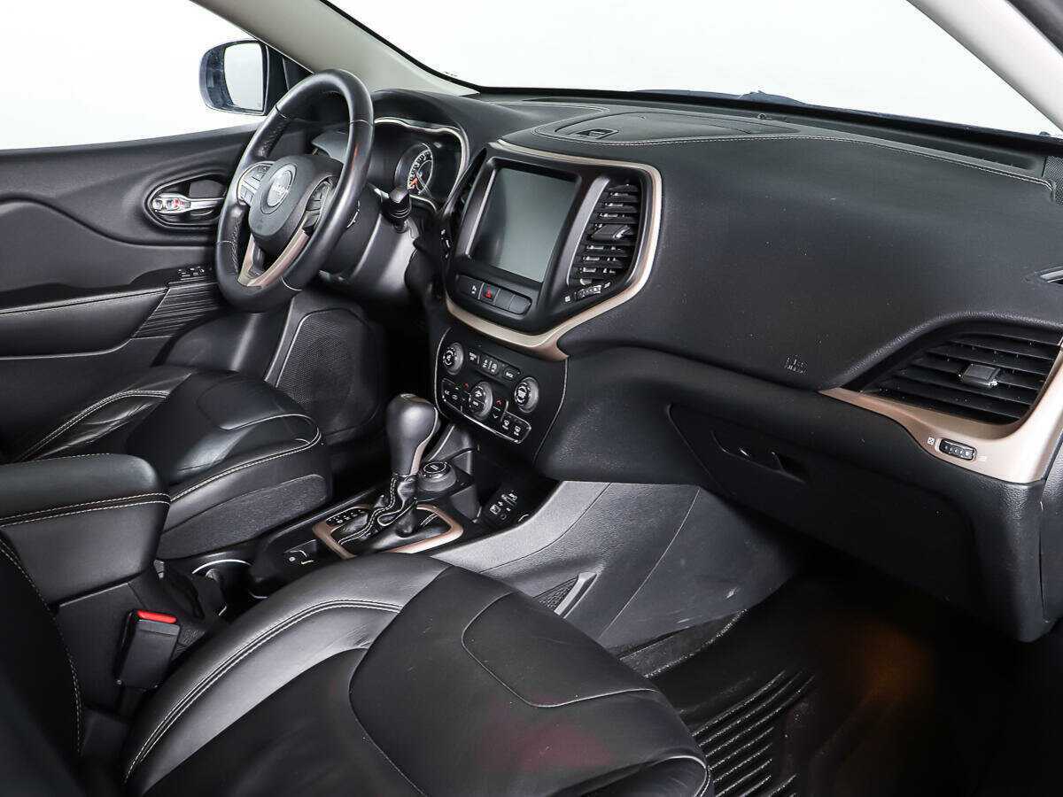 Купить Jeep Cherokee с пробегом. Фото: #10