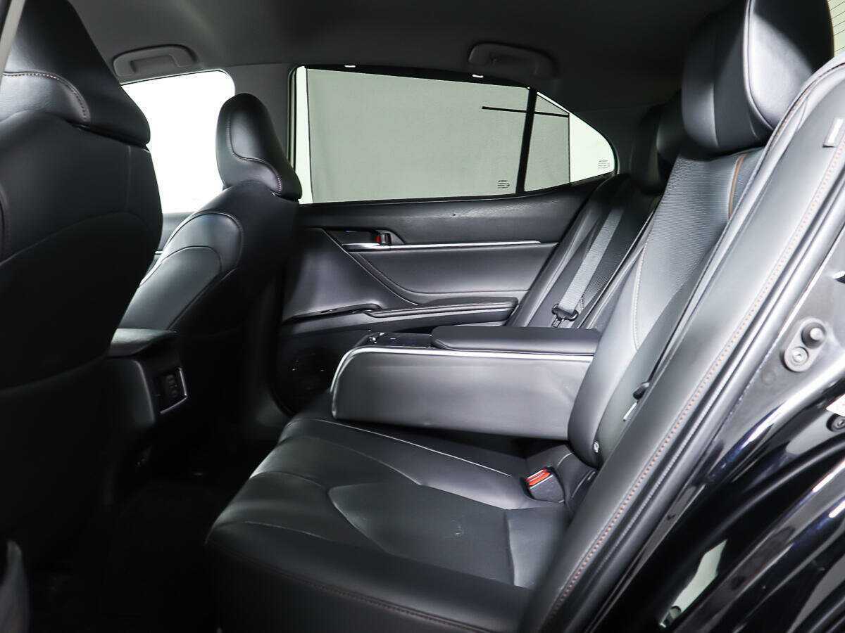 Купить Toyota Camry с пробегом. Фото: #10