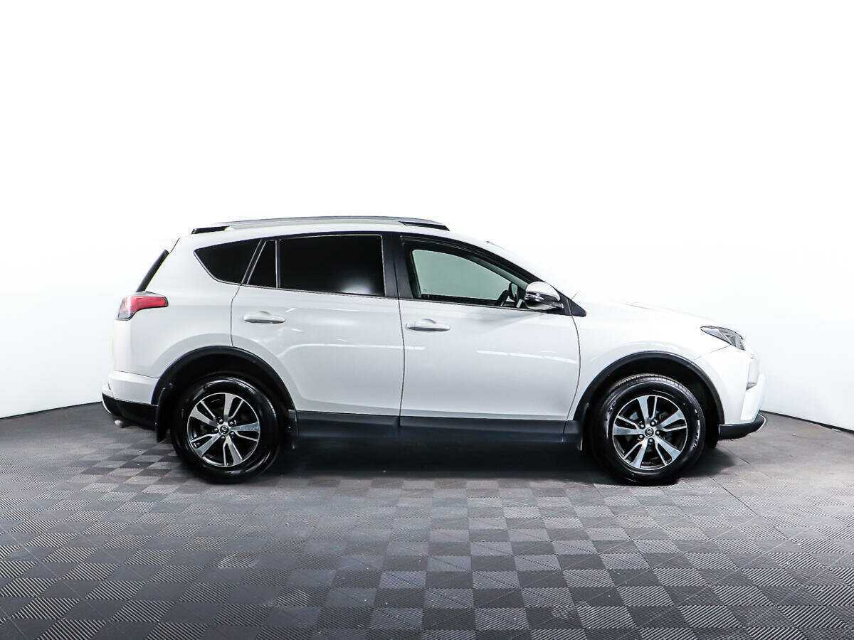 Купить Toyota RAV4 с пробегом. Фото: #3