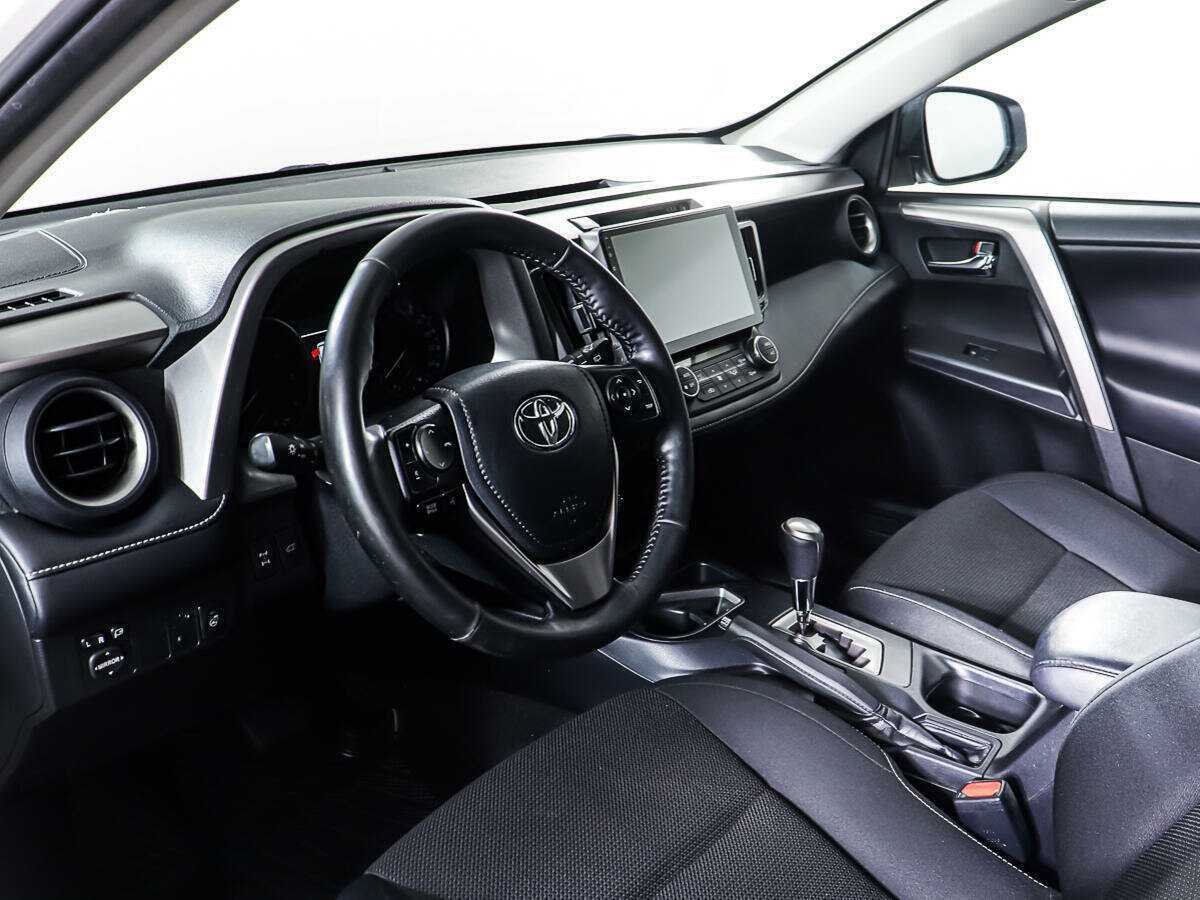 Купить Toyota RAV4 с пробегом. Фото: #12