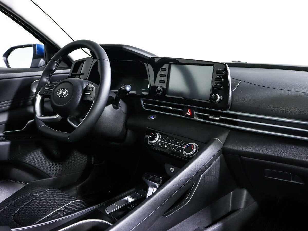 Купить Hyundai Elantra с пробегом. Фото: #6