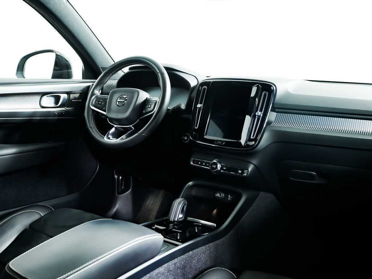 Купить Volvo XC40 с пробегом. Фото: #7