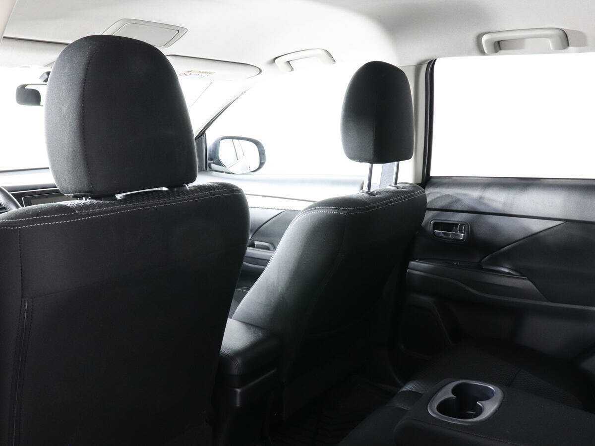 Купить Mitsubishi Outlander с пробегом. Фото: #11