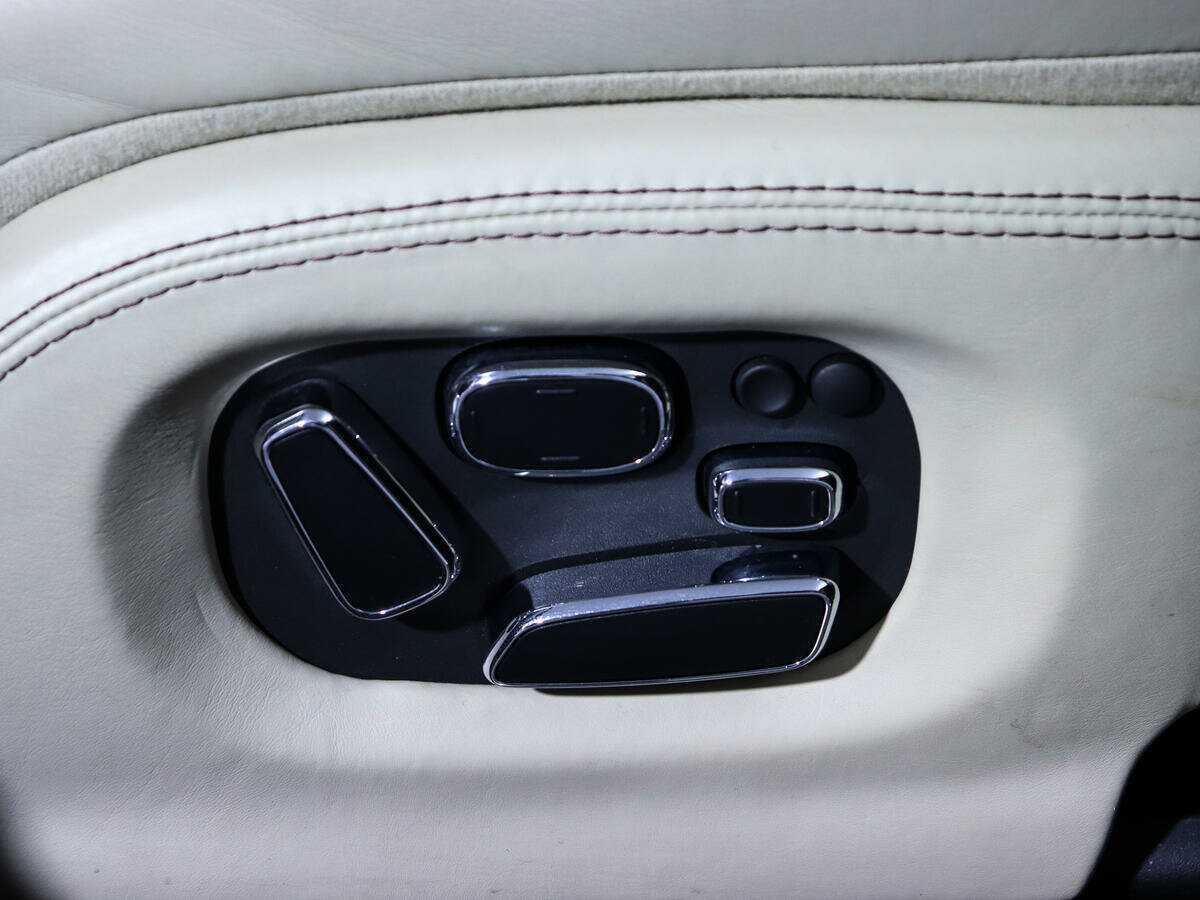 Купить Jaguar XJ с пробегом. Фото: #15