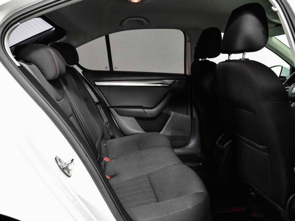 Купить Skoda Octavia с пробегом. Фото: #9