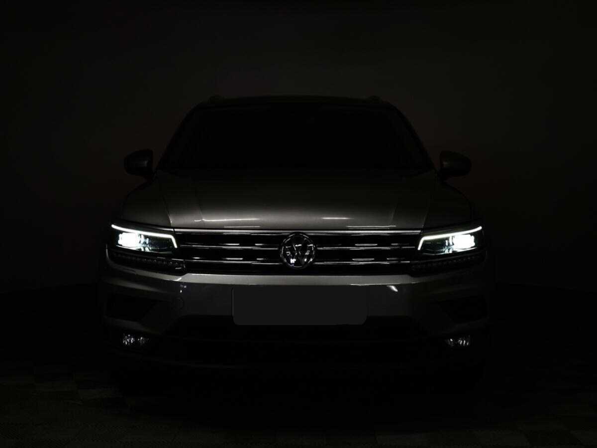 Купить Volkswagen Tiguan с пробегом. Фото: #2