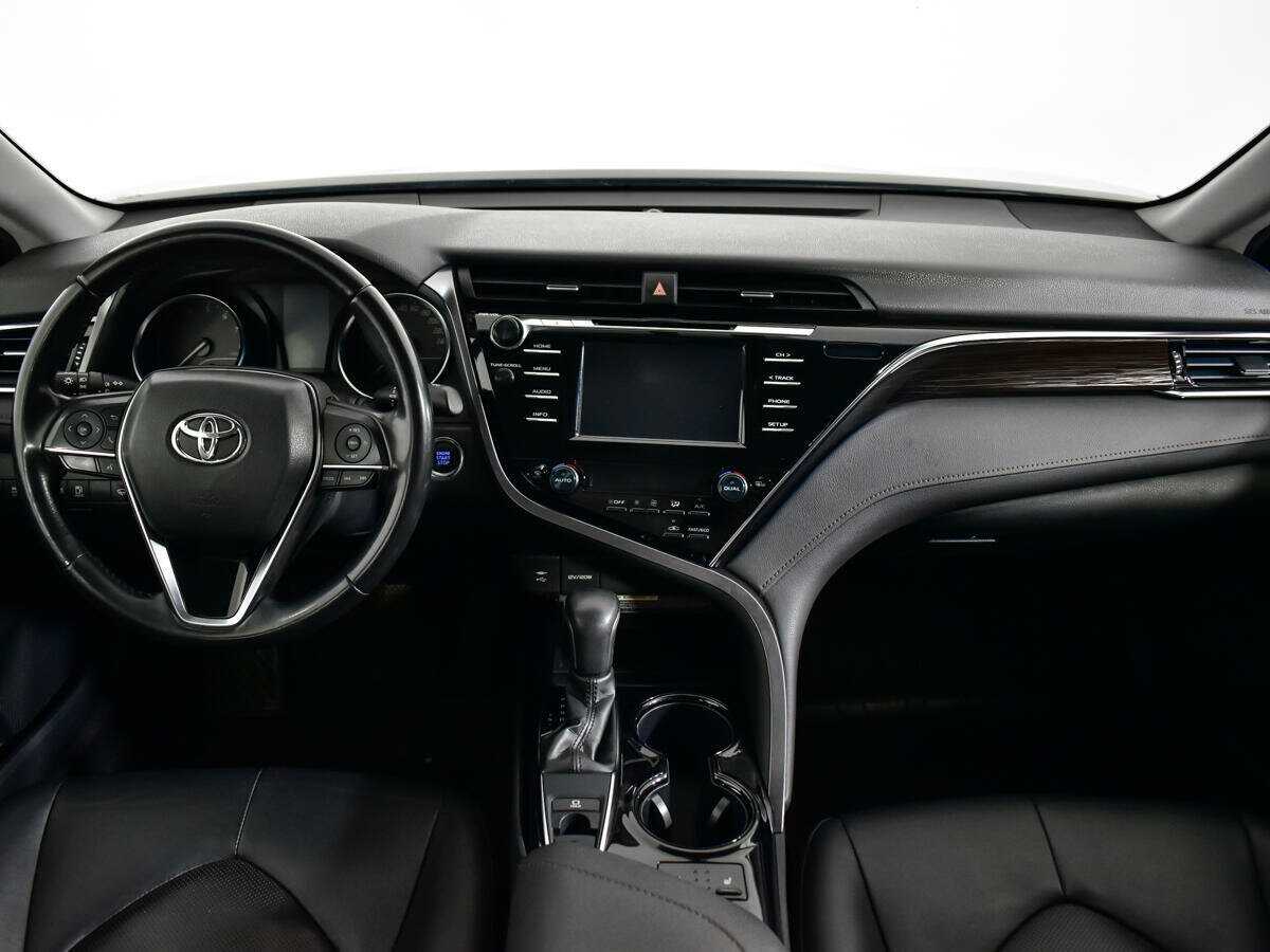 Купить Toyota Camry с пробегом. Фото: #11