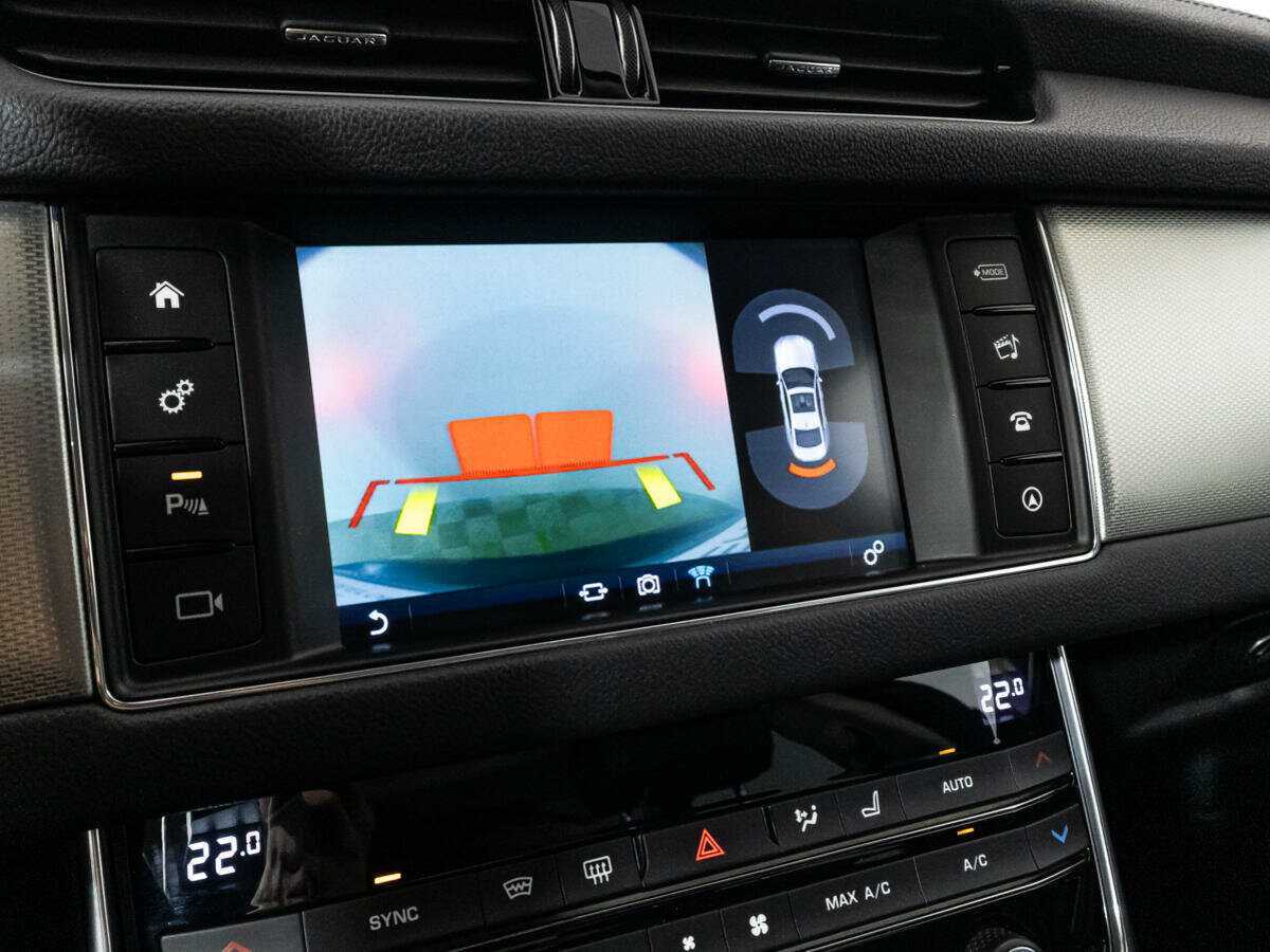 Купить Jaguar XF с пробегом. Фото: #18