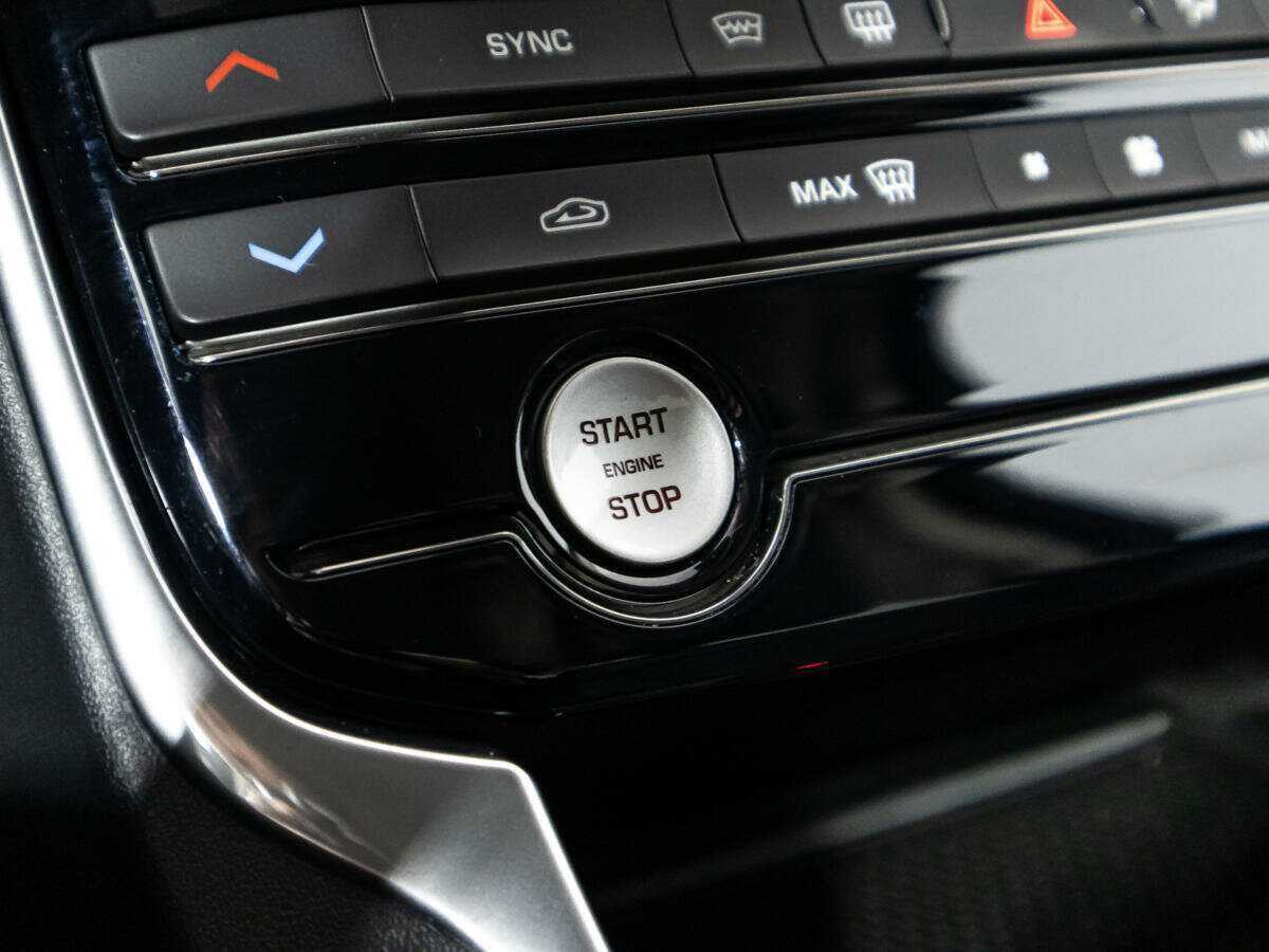 Купить Jaguar XF с пробегом. Фото: #20