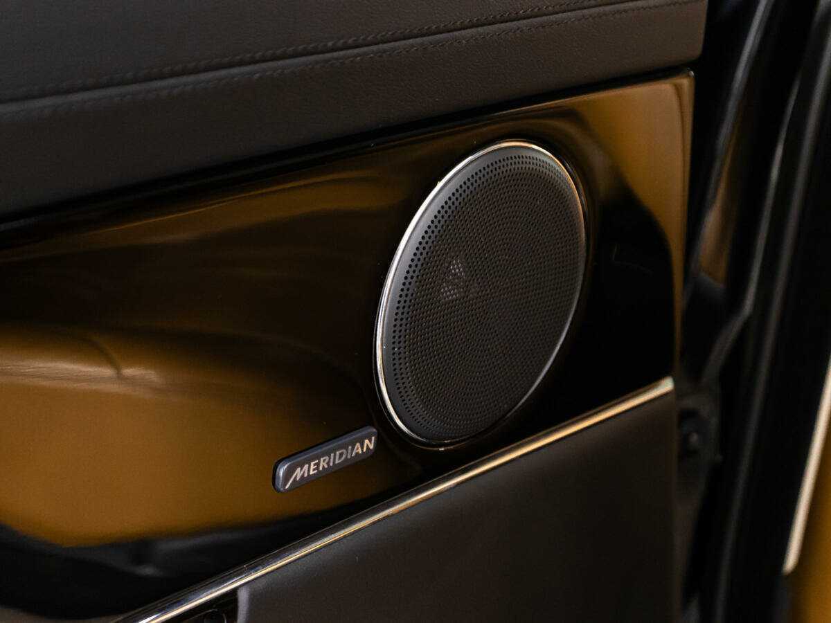 Купить Jaguar XJ с пробегом. Фото: #18