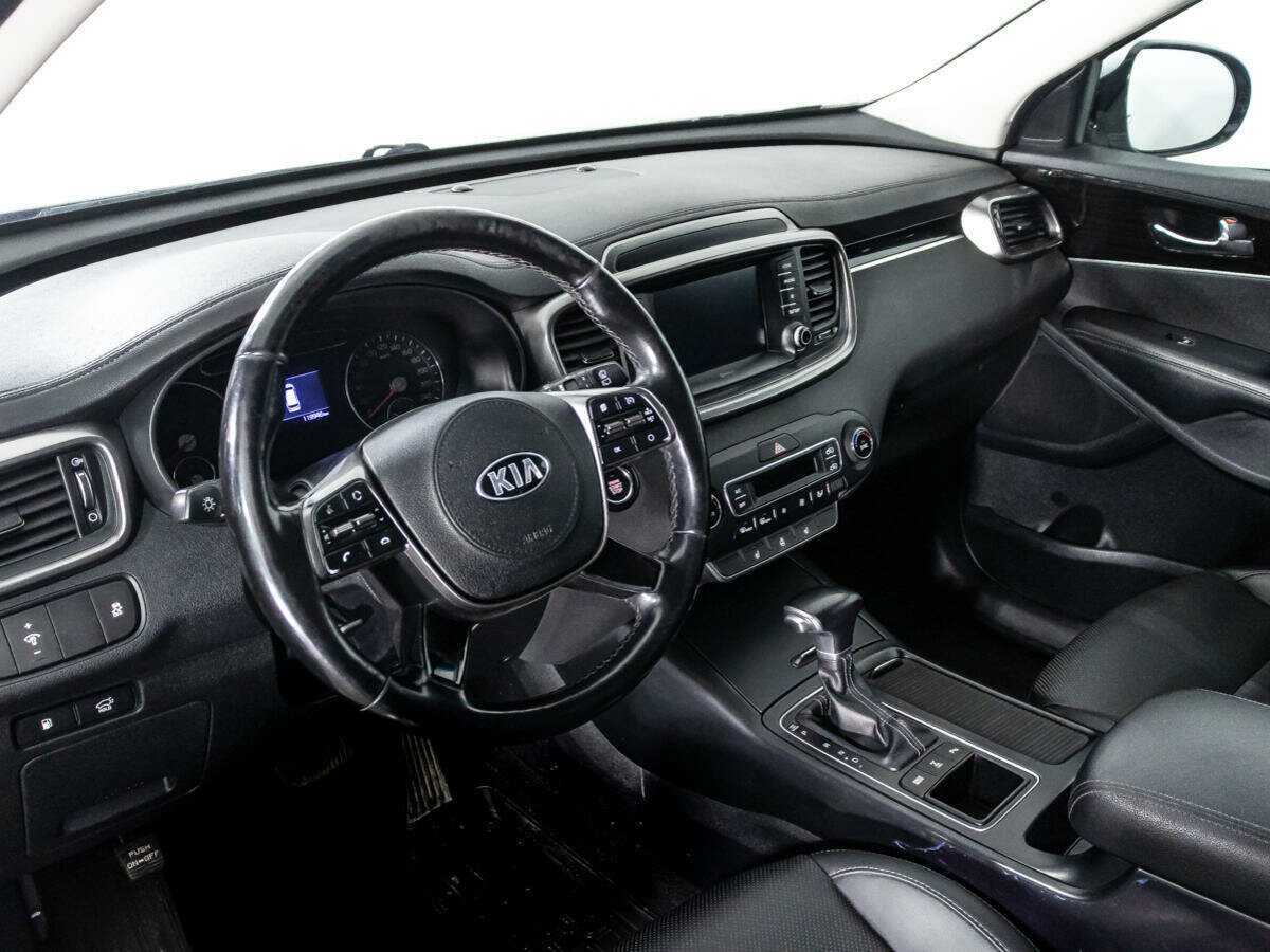 Купить Kia Sorento с пробегом. Фото: #10