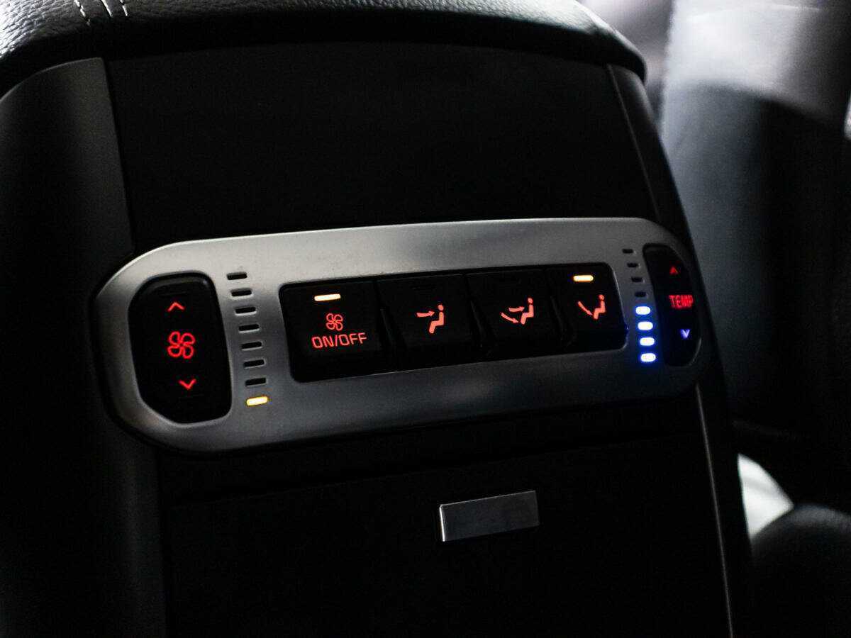 Купить Kia Mohave с пробегом. Фото: #19